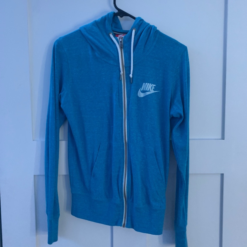 zip up sweatshirt